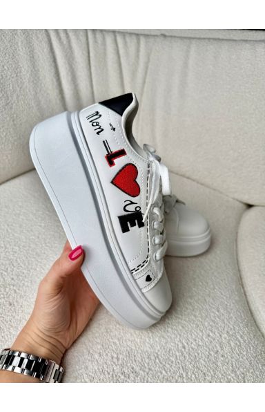 UDOBNE SUPERGE LOVE S PLATFORMO